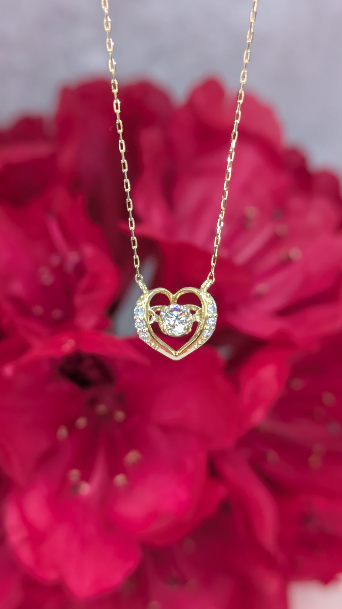 Dancing Diamonds Necklace