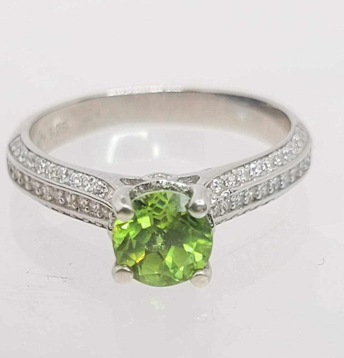 “August Sun” 1.1 ct Flawless Peridot silver 925