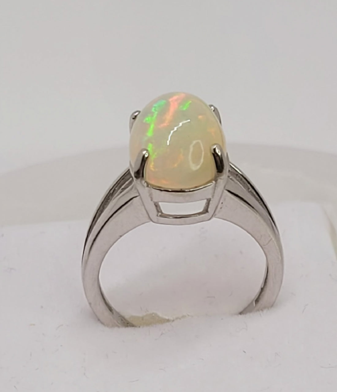 “White Fire” Fiery White Opal 925 Ring