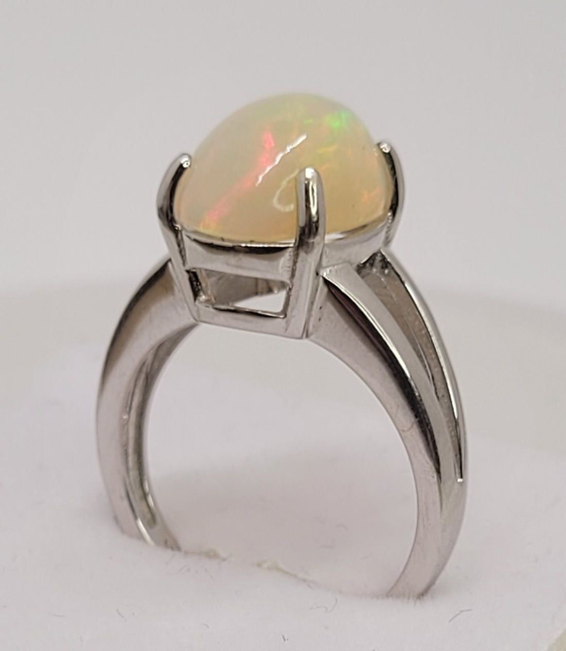 “White Fire” Fiery White Opal 925 Ring