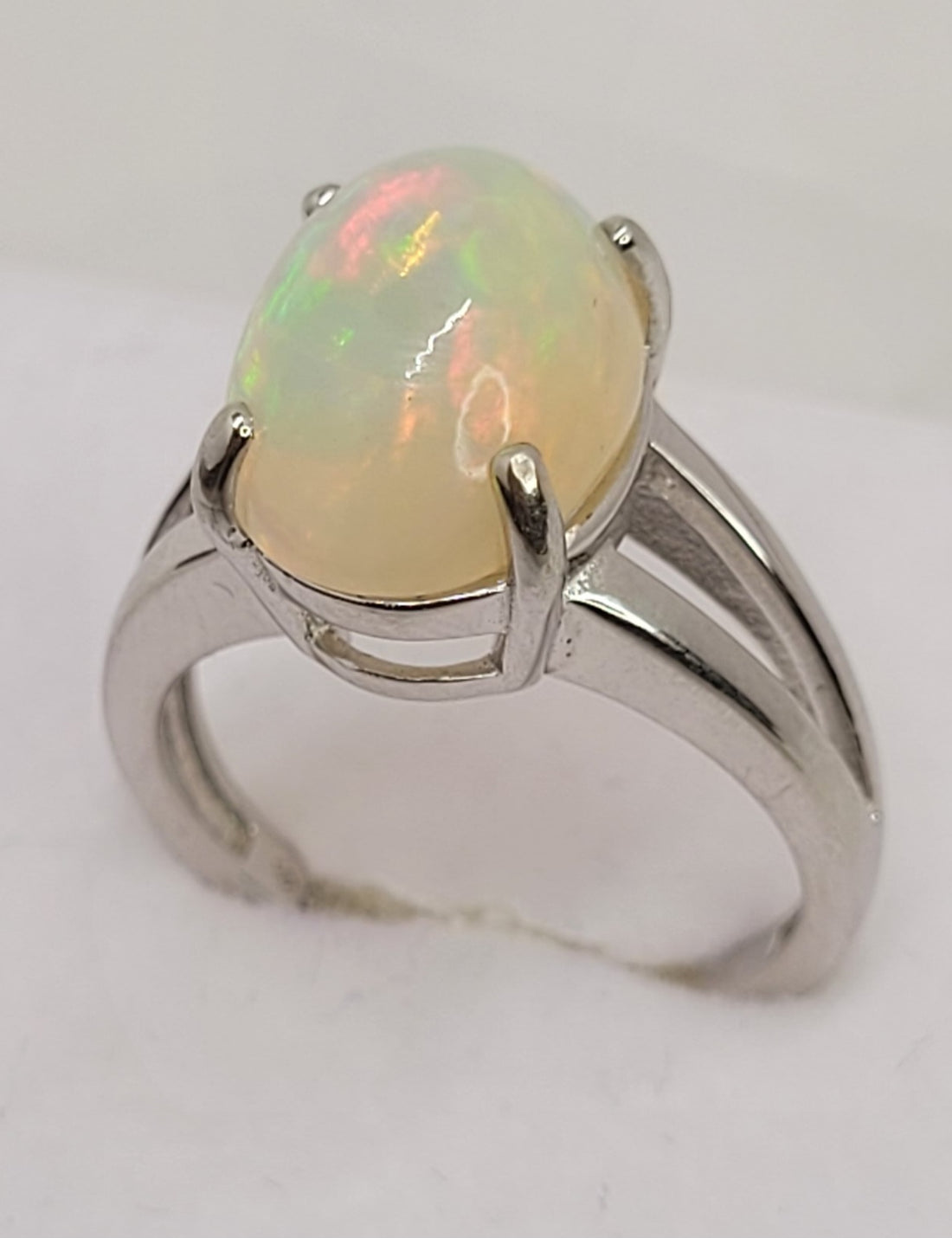 “White Fire” Fiery White Opal 925 Ring