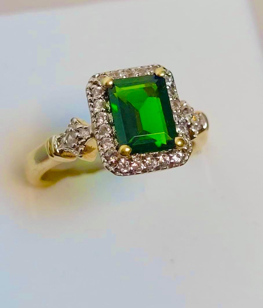 Queen Victoria  6 carat Chrome Diopside 925