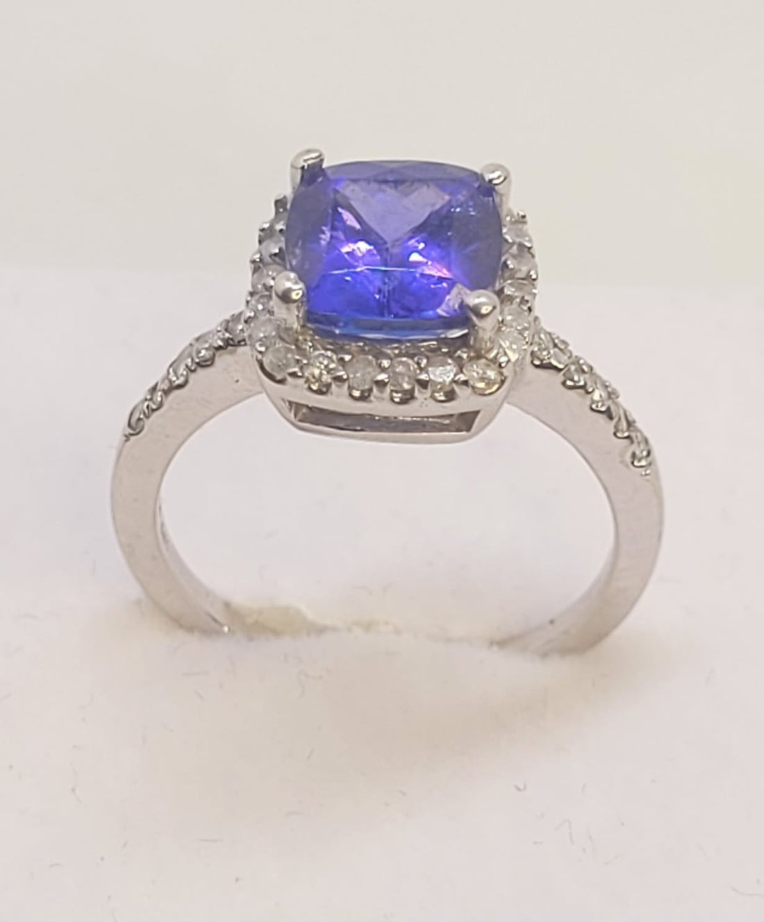 “Source” 2.25ct Tanzanite 14K White Gold